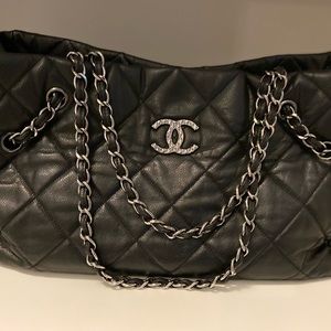 Chanel soft cells caviar tote in great condition.